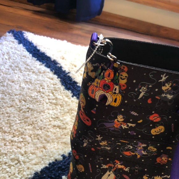 Disney Mickey & Friends 2021 Halloween Tote by Harveys - Picture 3 of 7